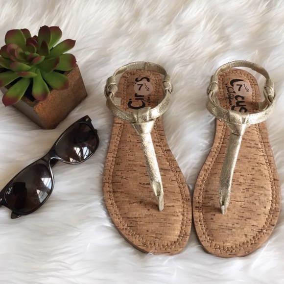 Sam Edelman Shoes - •Sam Edelman Thong Sandals•