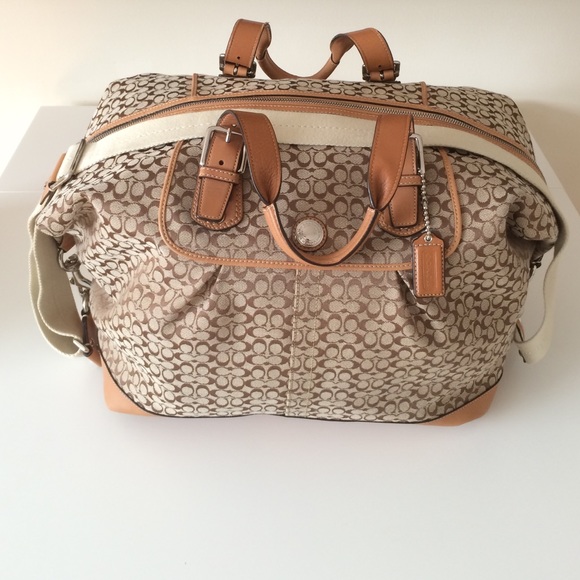 💥Just Reduced💥Coach Signature Overnight Bag