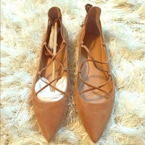 🎉HP🎉Beautiful caramel suede lace-up flats NIB