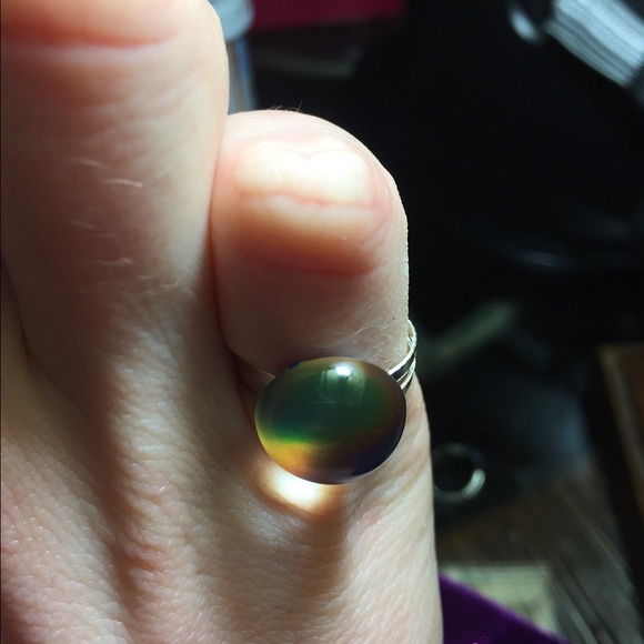 Moon Stone Color Changing Ring - Picture 4 of 4