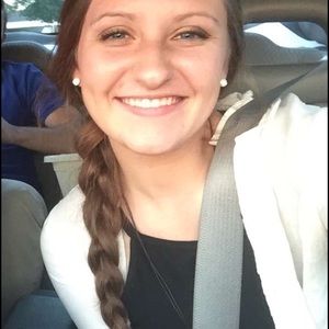 Meet your Posher, Hannah