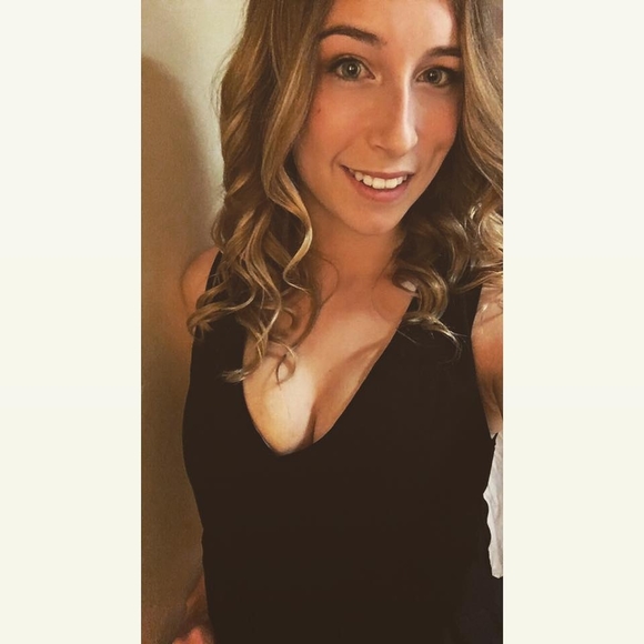 Meet your Posher, Nikki