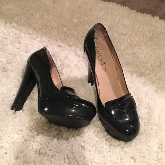 FLASH SALE Guess heels size 6.5
