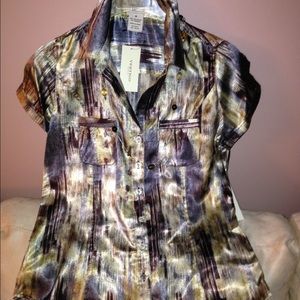 Price cut!  Pretty, short sleeved shirt.
