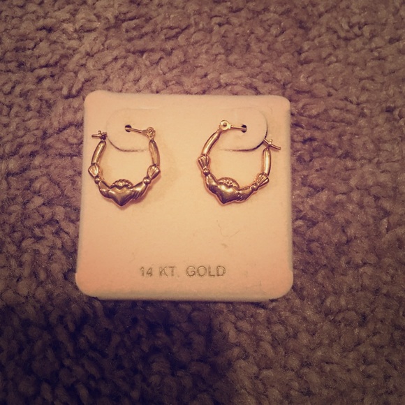 14 KT Gold Claddagh earrings