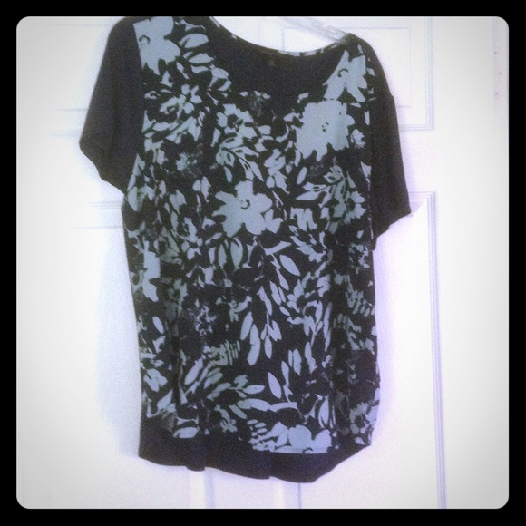 Banana Republic Tops - Banana Republic blouse