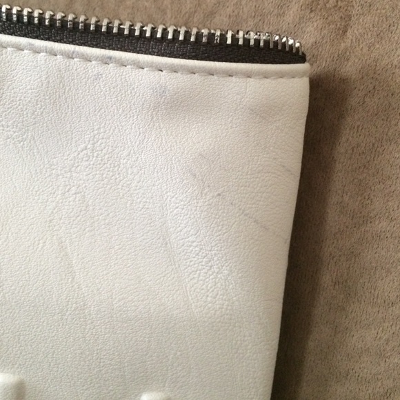 Zara Stressed But Well Dressed Clutch - Picture 4 of 4