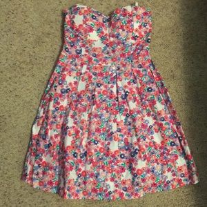 Strapless dress. Floral print