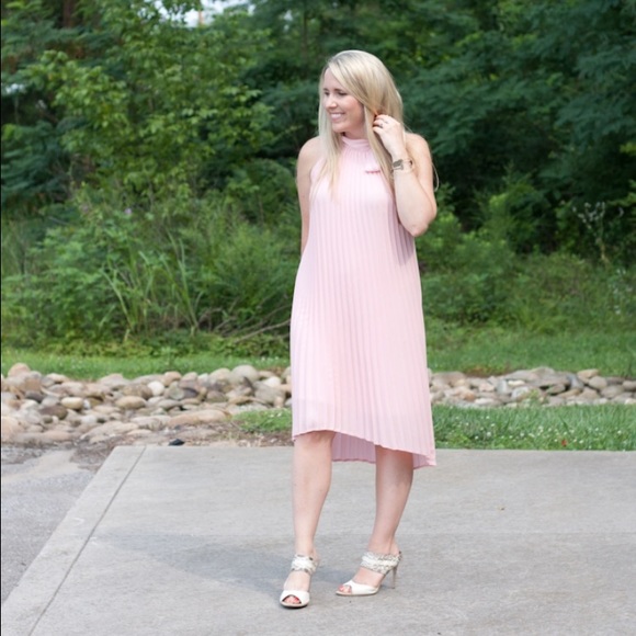 SOLD! ❌❌❌Pleated pink halter tie neck dress