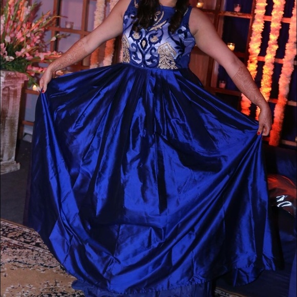 HP🎉 Indian Royal Blue Gown w Intricate Embroidery - Picture 2 of 5