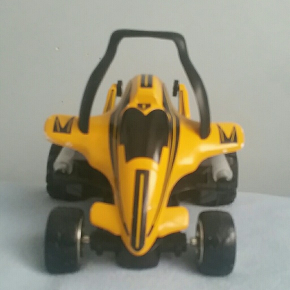 Remote control car - Picture 2 of 4