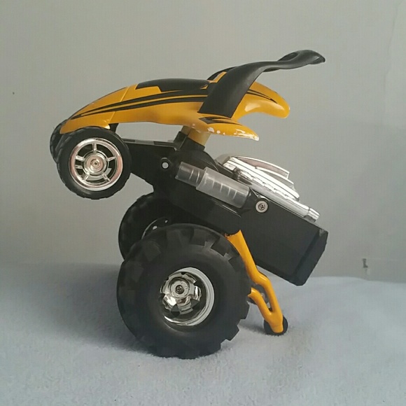 Remote control car - Picture 3 of 4