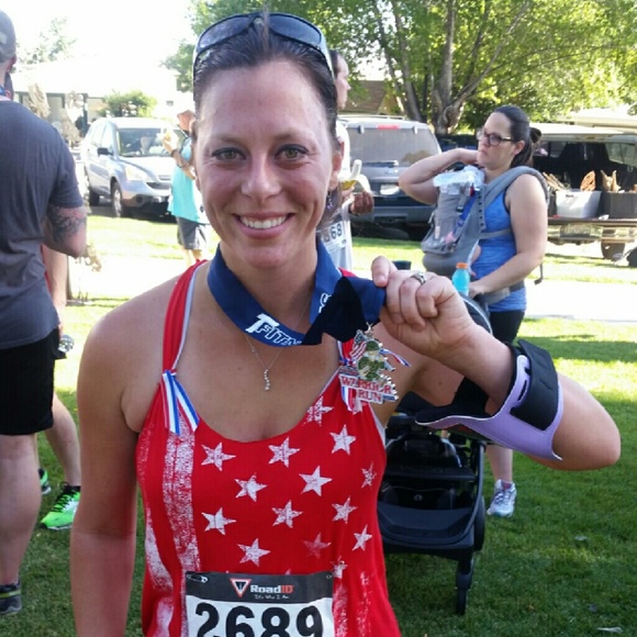 Meet your Posher, Stephanie - Picture 2 of 4