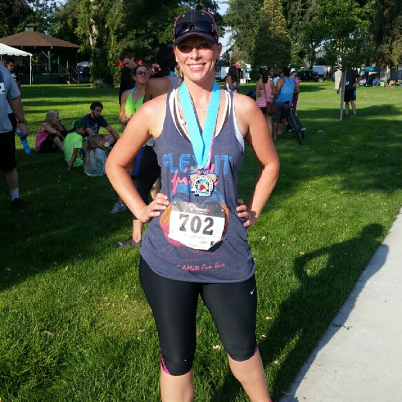 Meet your Posher, Stephanie - Picture 4 of 4