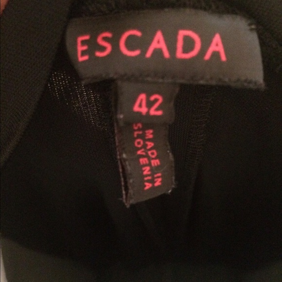 Escada - Picture 4 of 4