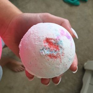 Sakura Lush Bath Bomb