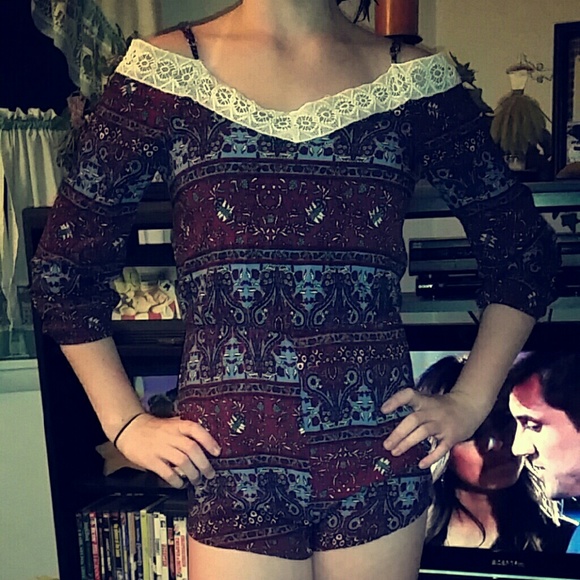 Cold shoulder romper - Picture 2 of 2
