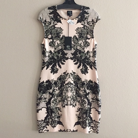 McQ by Alexander McQueen Dresses & Skirts - HP 🏆McQ Alexander McQueen print dress