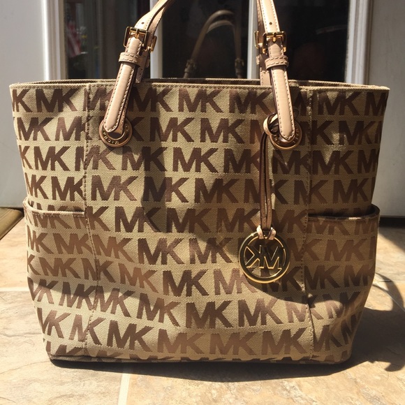 Michael Kors Jet Set Large East/West Vanilla Tote