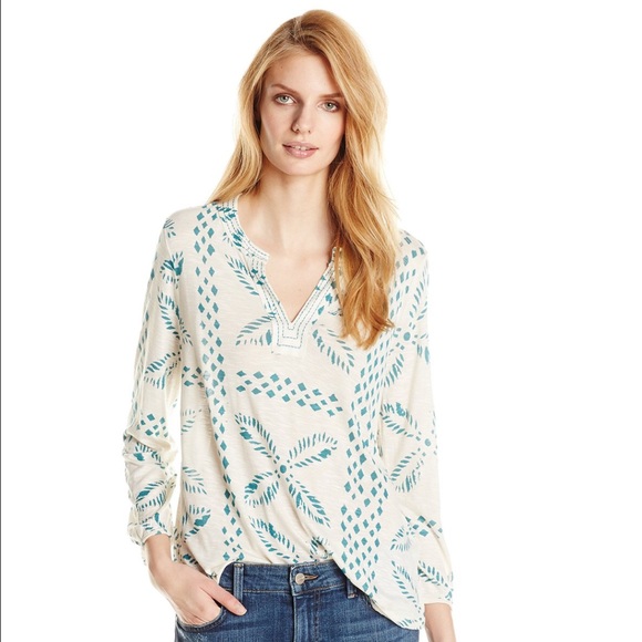 NWT Lucky Brand stitched motif knit top