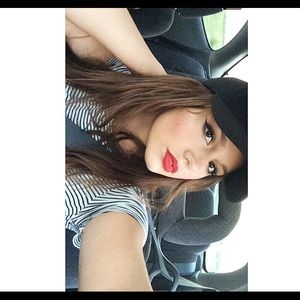 Meet your Posher, Cierra