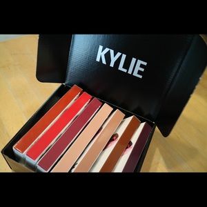 7 Kylie Jenner Matte Lipkits