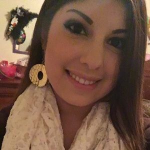 Meet your Posher, Mina