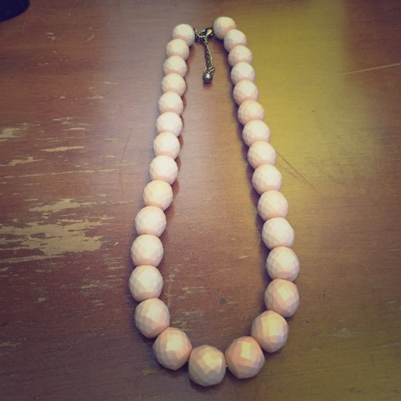 Faux pearl necklace - Picture 1 of 3