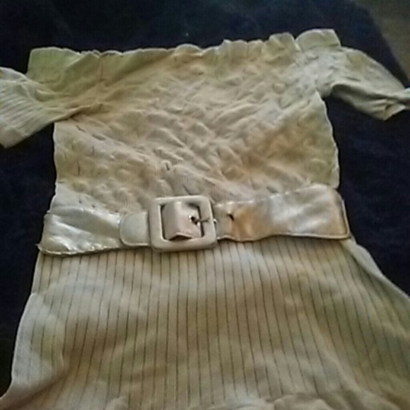 Bebe off the shoulder top w/belt & logo