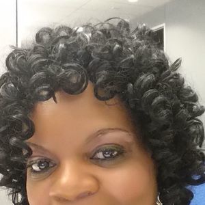 Meet your Posher, Alisa