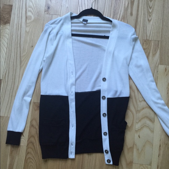 Minimalistic Black and White Color Block Cardigan