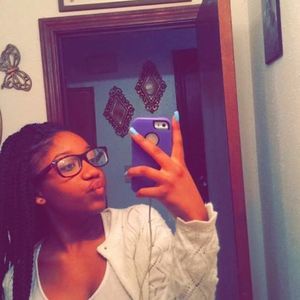 Meet your Posher, Ayanna