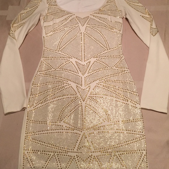 Beautiful ivory sequined Bebe dress!