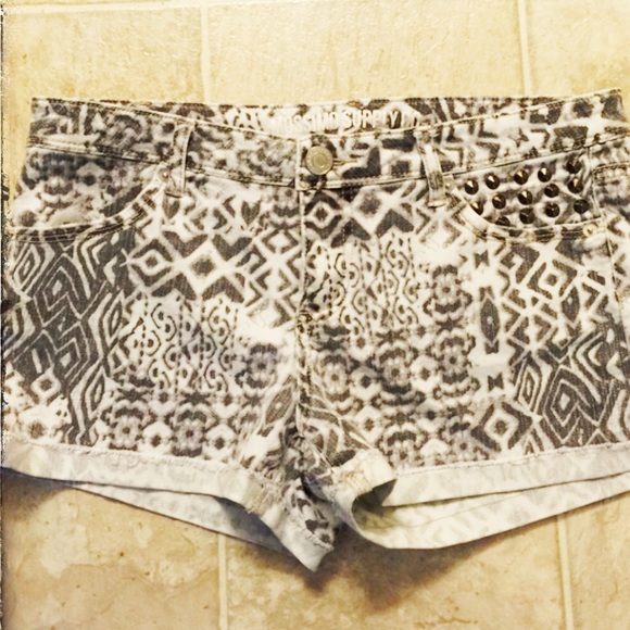 Gray & White Aztec Jean Shorts