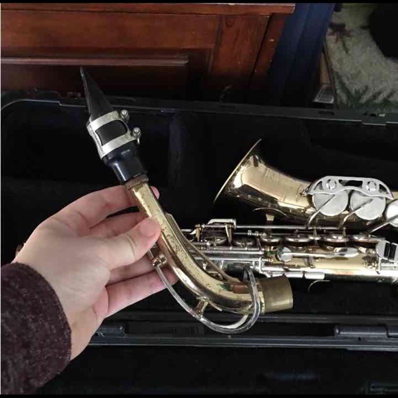 Alto saxophone- make an offer - Picture 2 of 4