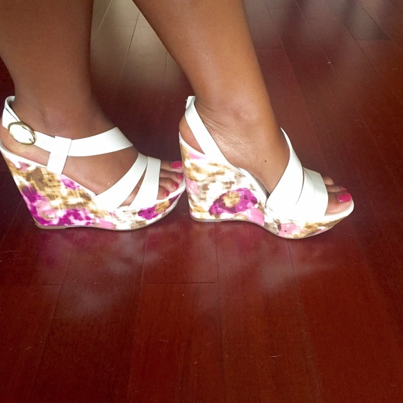Jessica Simpson Wedges - Picture 2 of 3