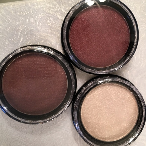 Eyeshadows. Moon Beam, Mulberry Satin, Wine