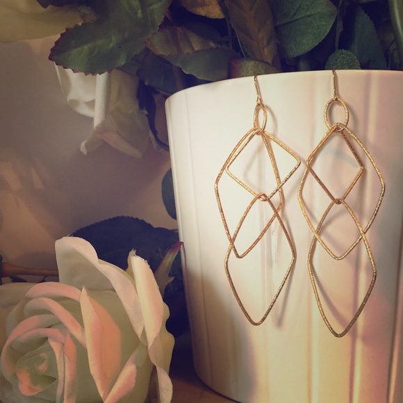 Gold geometric earrings✨