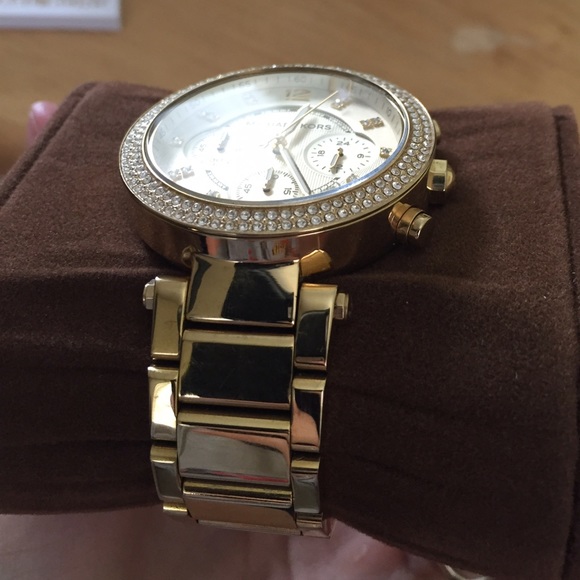 Authentic Michael Kors Gold Watch - Picture 3 of 4