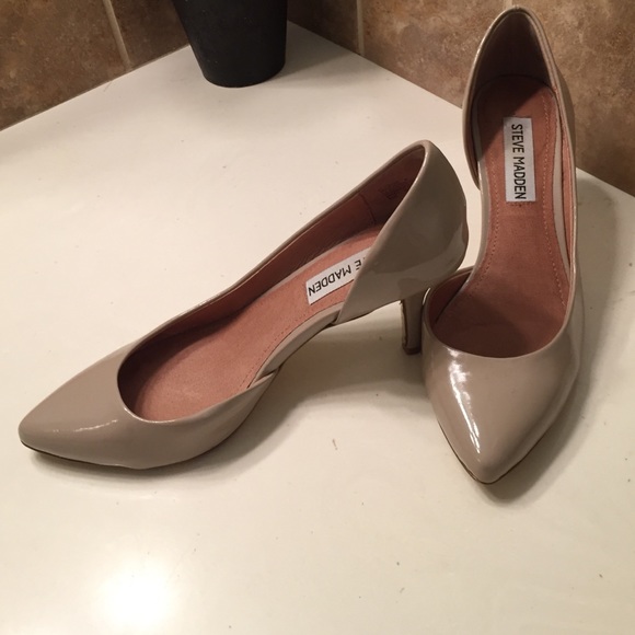 Nude patent leather Steve Madden pointed toe heel