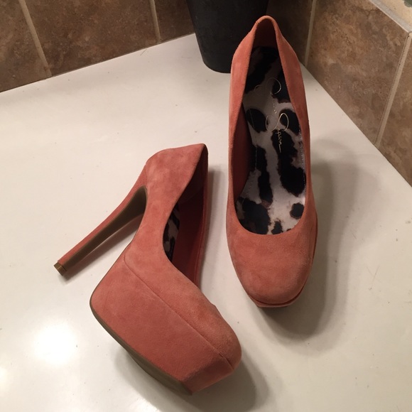 Pretty in pink Jessica Simpson pumps!