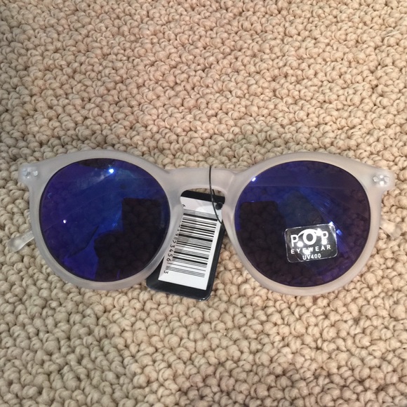 Sunglasses - Picture 4 of 4