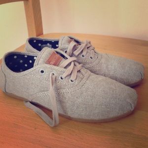 Toms lace-up gray sneakers