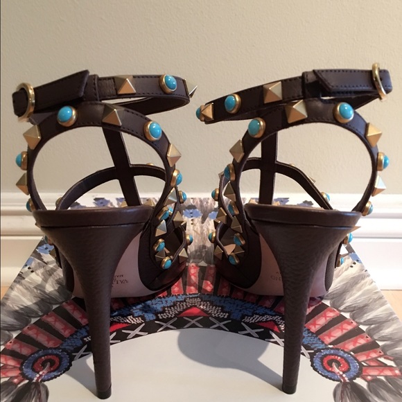 Valentino Rockstuds Leather T-Strap Pump, Brown - Picture 4 of 4