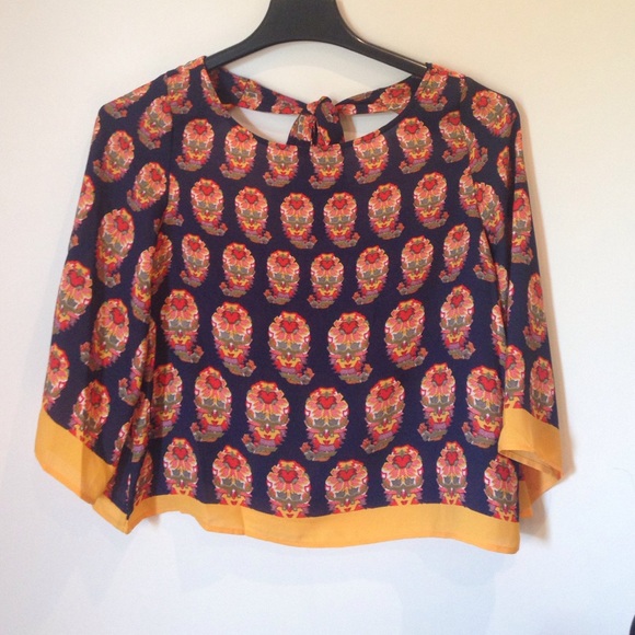 SOLD Gianni Bini Long Sleeved Blouse - Picture 2 of 4