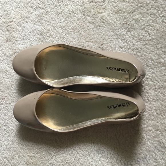 STILL AVAILABLE!! nude flats!