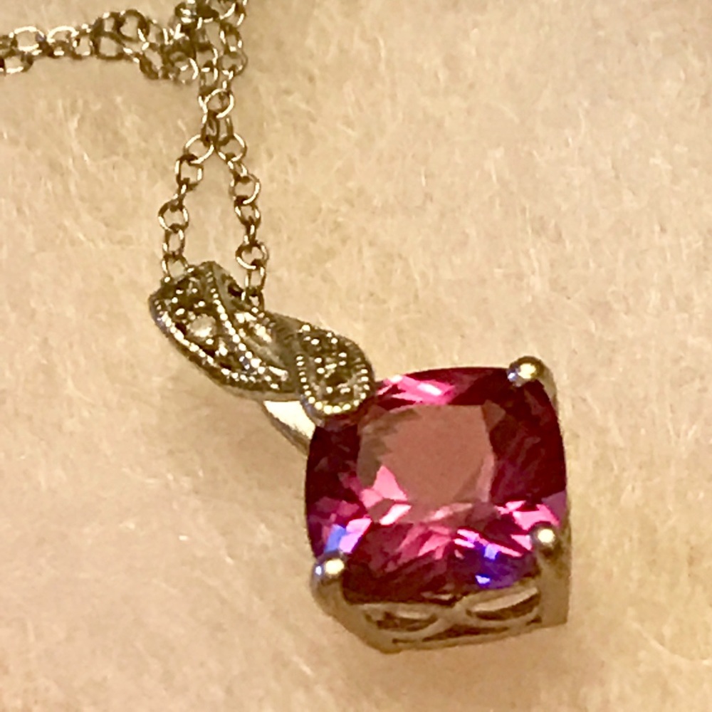 925/18K Raspberry Corundum 2.6CT & White Sapphires - Picture 3 of 8