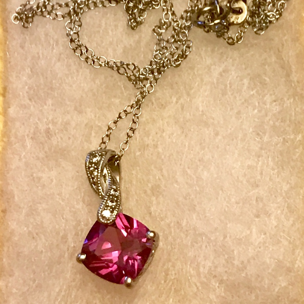 925/18K Raspberry Corundum 2.6CT & White Sapphires - Picture 5 of 8