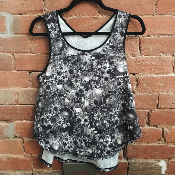 Lululemon floral running tank