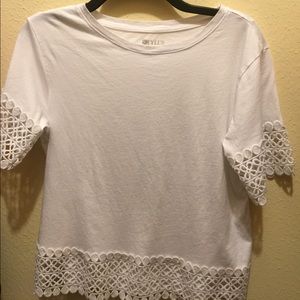 White short sleeve shirt
